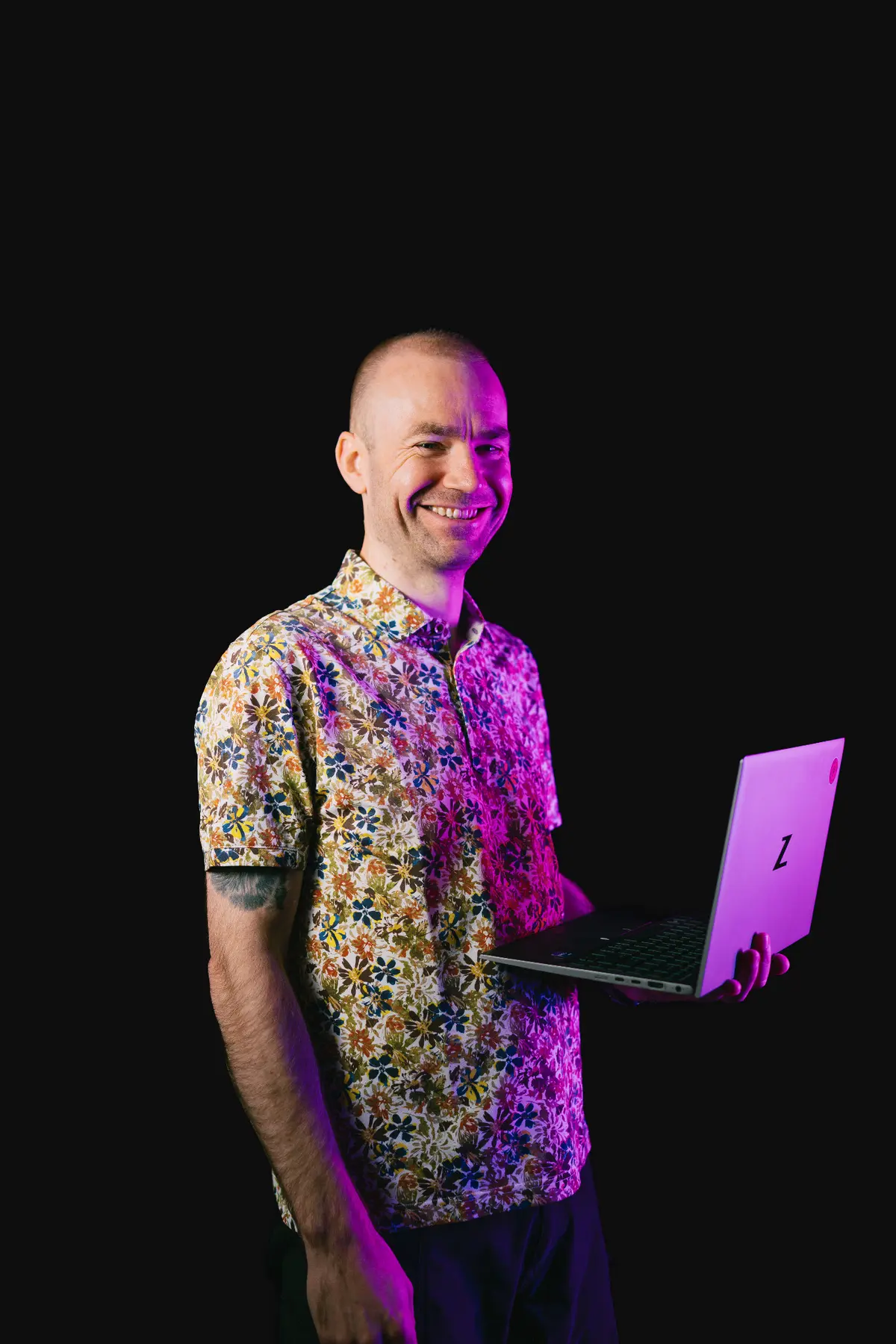 Wouter Parent met laptop, specialist informatiebeveiliging